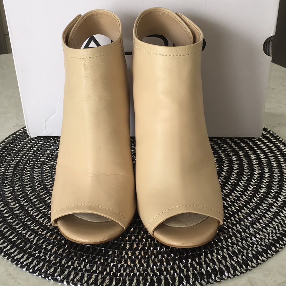 ALDO wedge